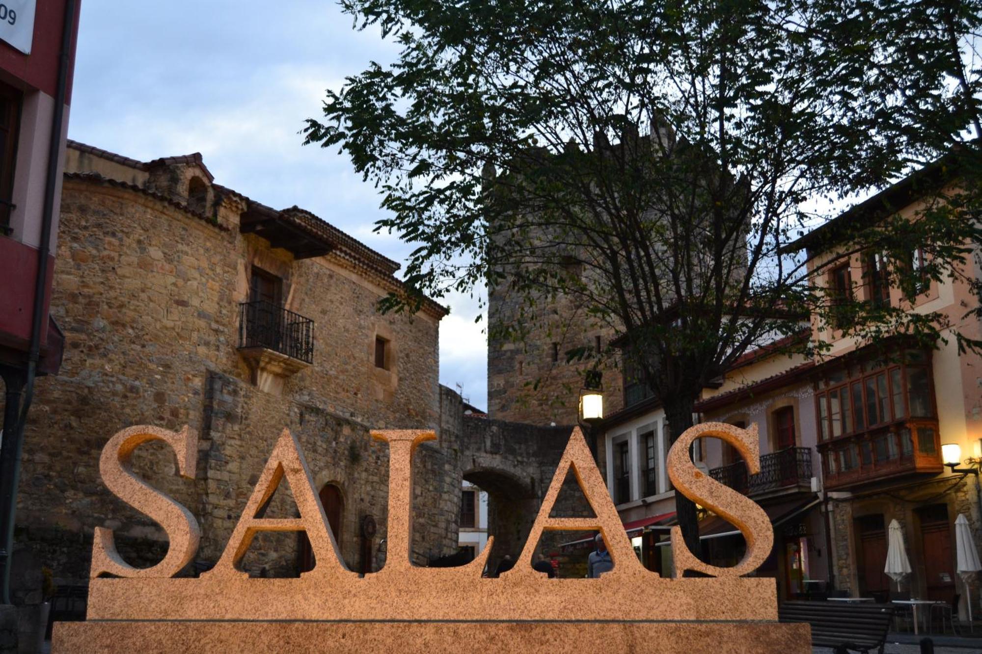 De Salas Hotel *